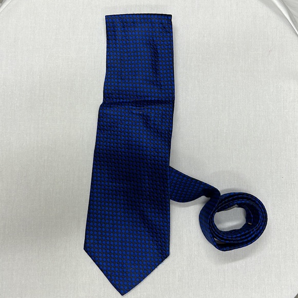 Vintage Bella Nova Neck Tie 100% Silk from Italy Hand Sewn in USA Blue Black - Picture 9 of 9